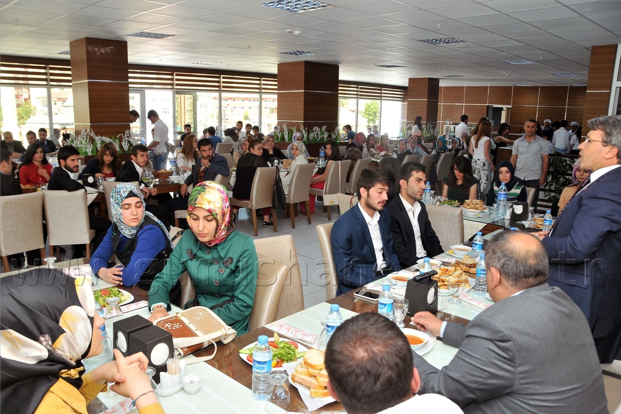 Milletvekili Üstün'den Üniversite Öğrencilerine Teşekkür Yemeği 6