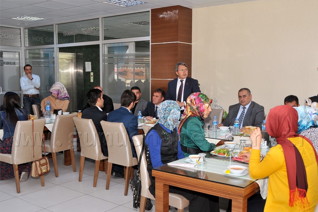 Milletvekili Üstün'den Üniversite Öğrencilerine Teşekkür Yemeği 7