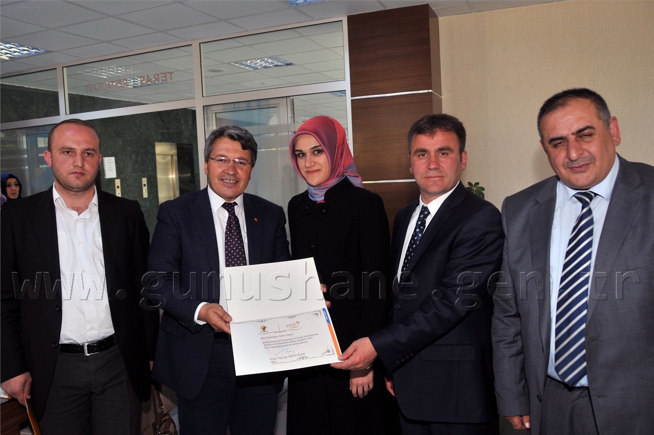 Milletvekili Üstün'den Üniversite Öğrencilerine Teşekkür Yemeği 8