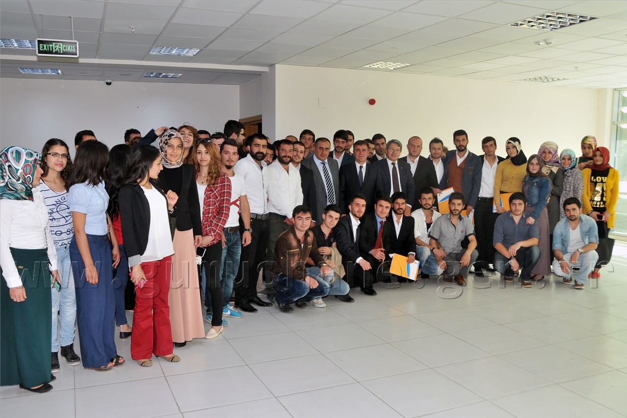 Milletvekili Üstün'den Üniversite Öğrencilerine Teşekkür Yemeği 9