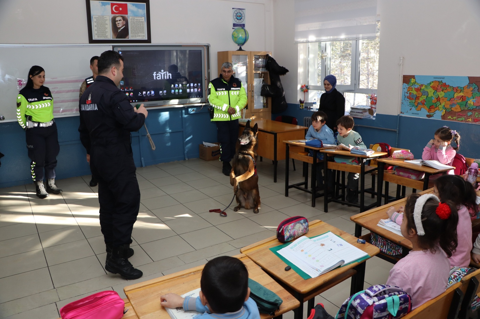 Jandarma’dan mini mini birlere “J” ziyareti 3