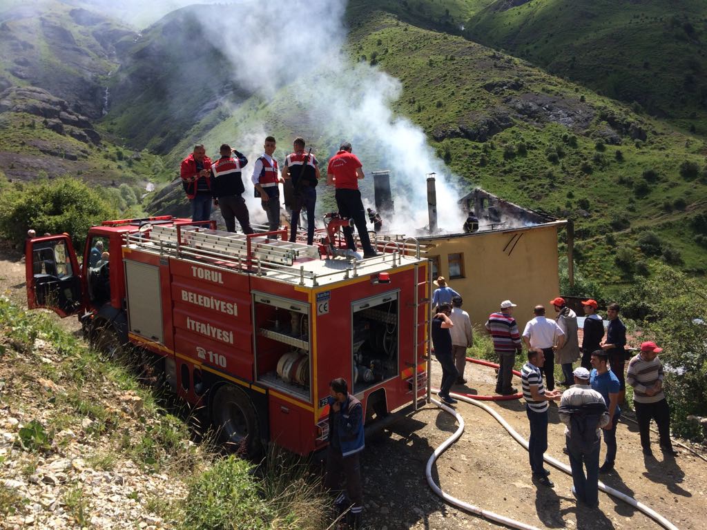 Olucak köyünde yangın 4