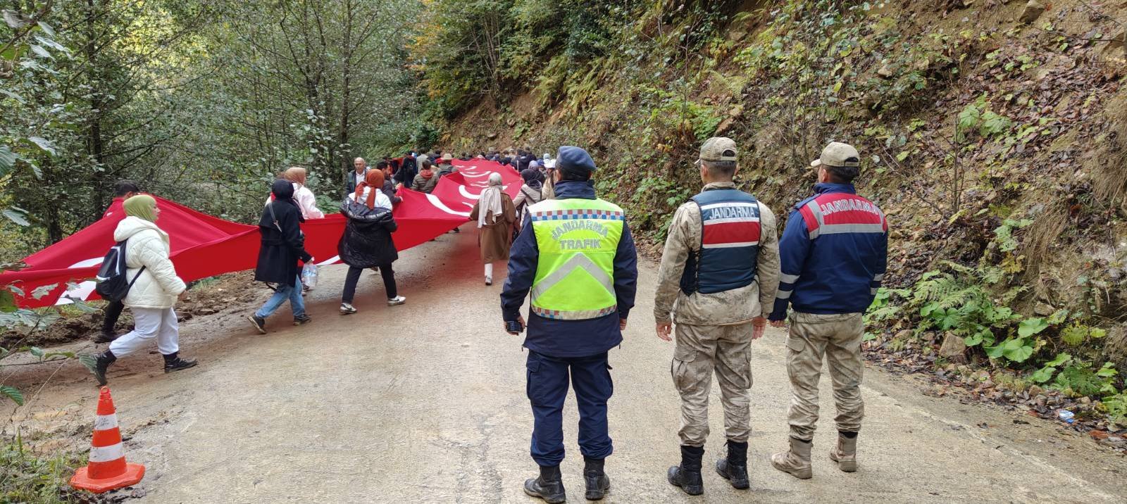 Jandarma her fırsatta bilgilendiriyor 4