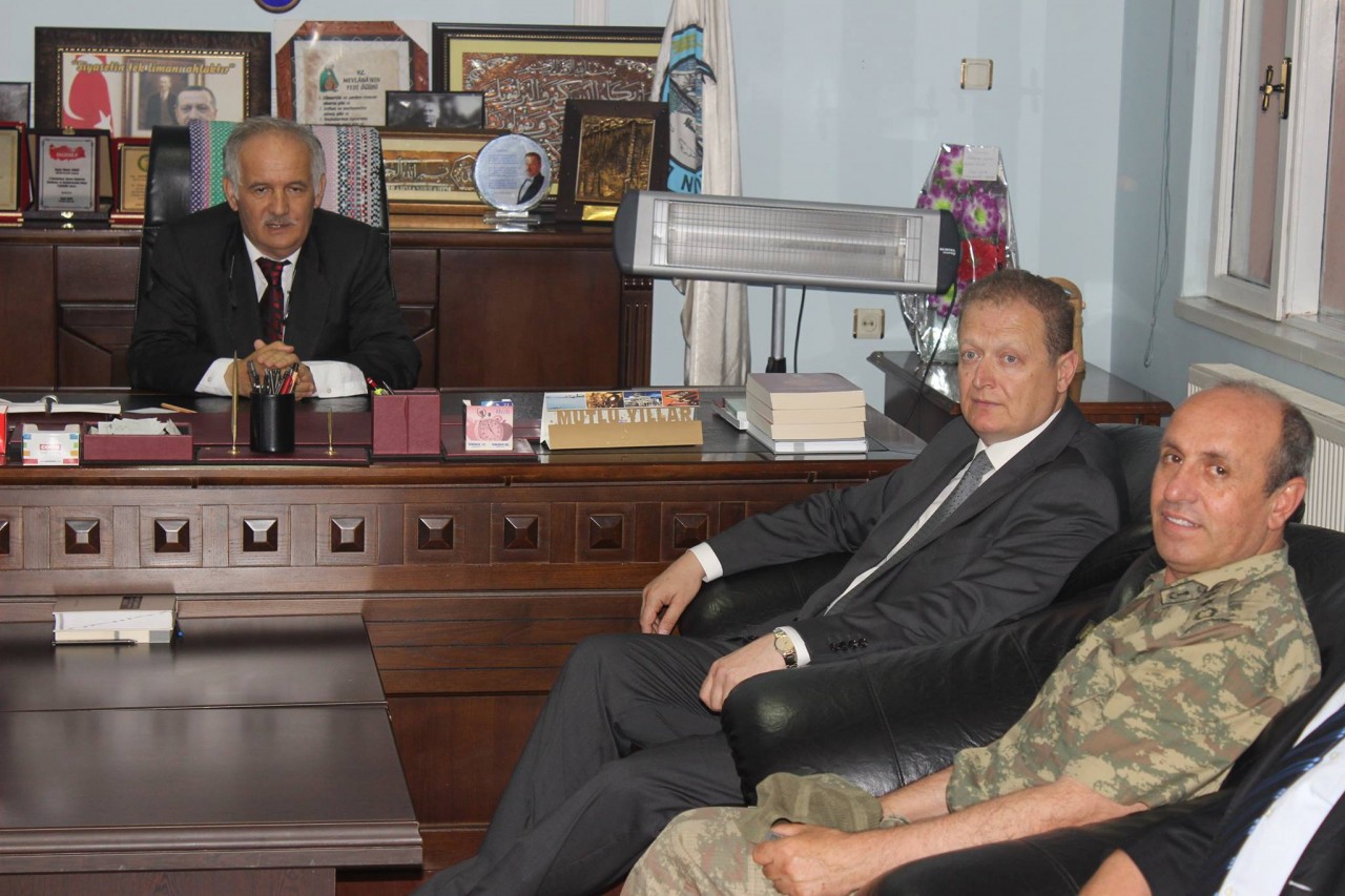 Vali Yavuz, Kürtün'de Şehit Yakını ve Gazilerle İftar Yaptı 6