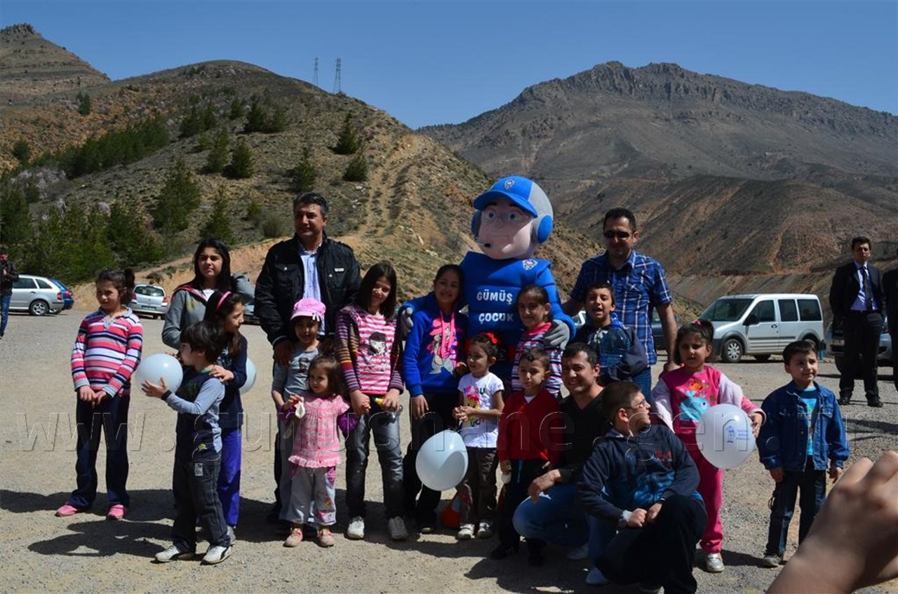 Emniyet 300 Fidanı Toprakla Buluşturdu 1