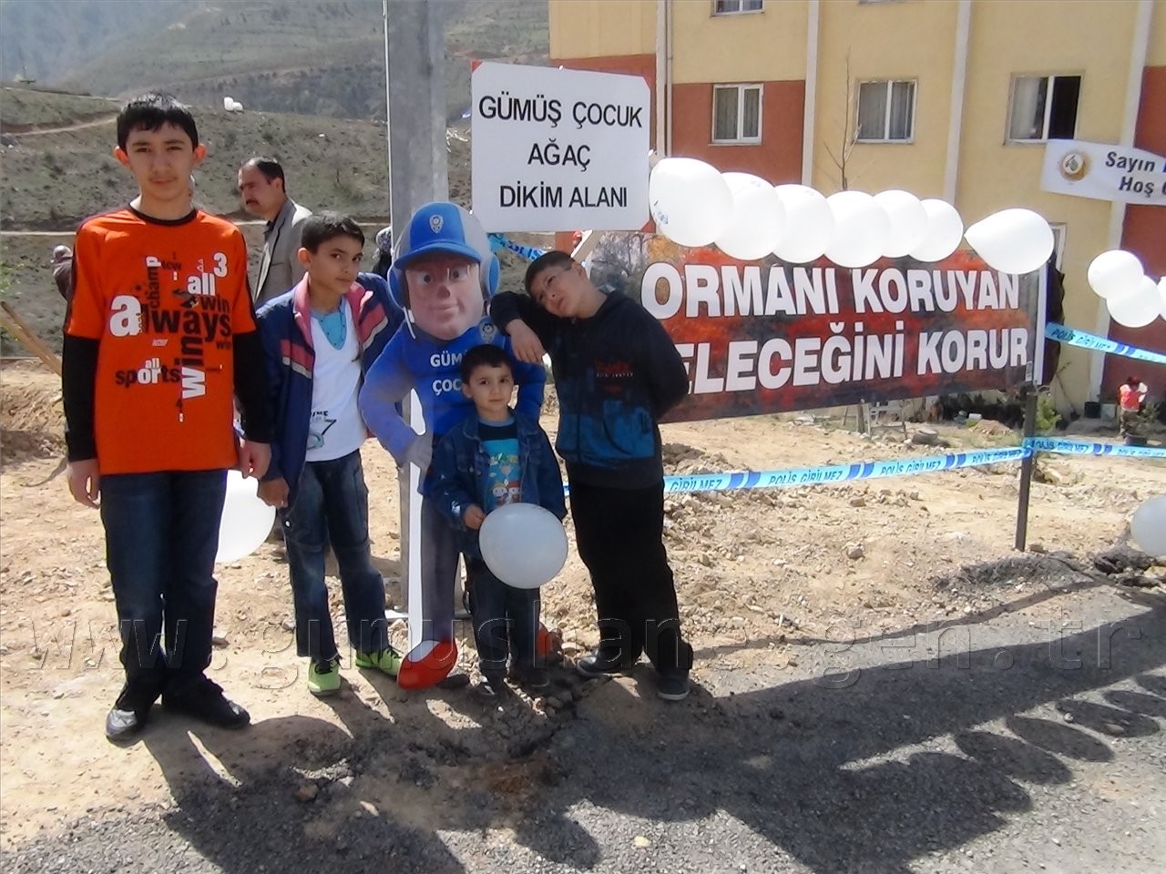 Emniyet 300 Fidanı Toprakla Buluşturdu 12