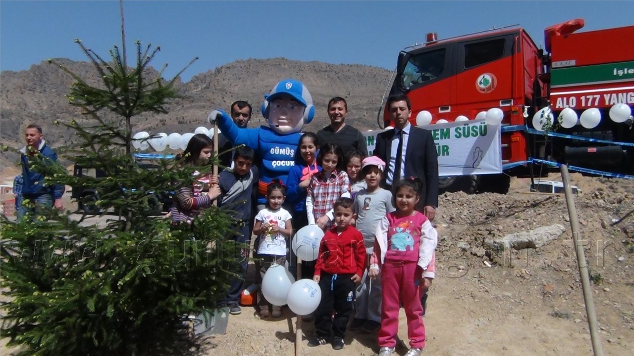 Emniyet 300 Fidanı Toprakla Buluşturdu 13