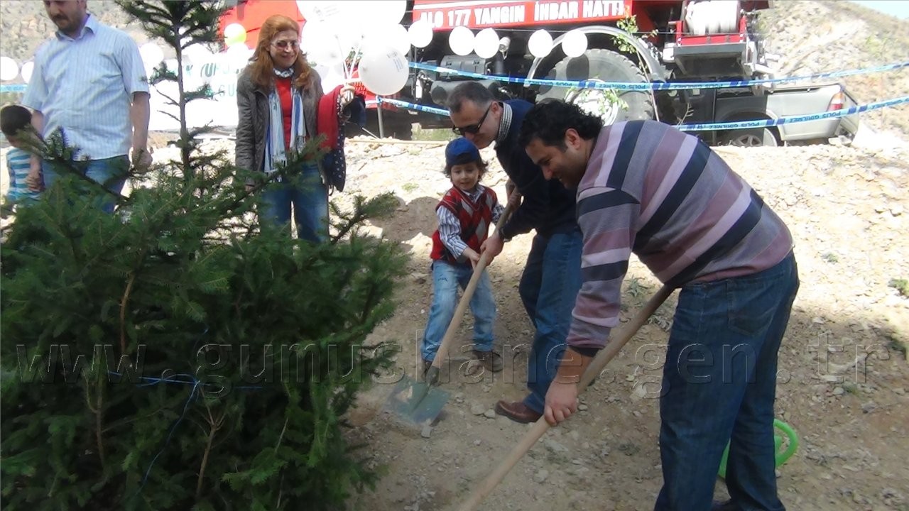 Emniyet 300 Fidanı Toprakla Buluşturdu 14