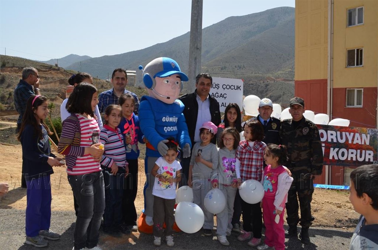 Emniyet 300 Fidanı Toprakla Buluşturdu 4