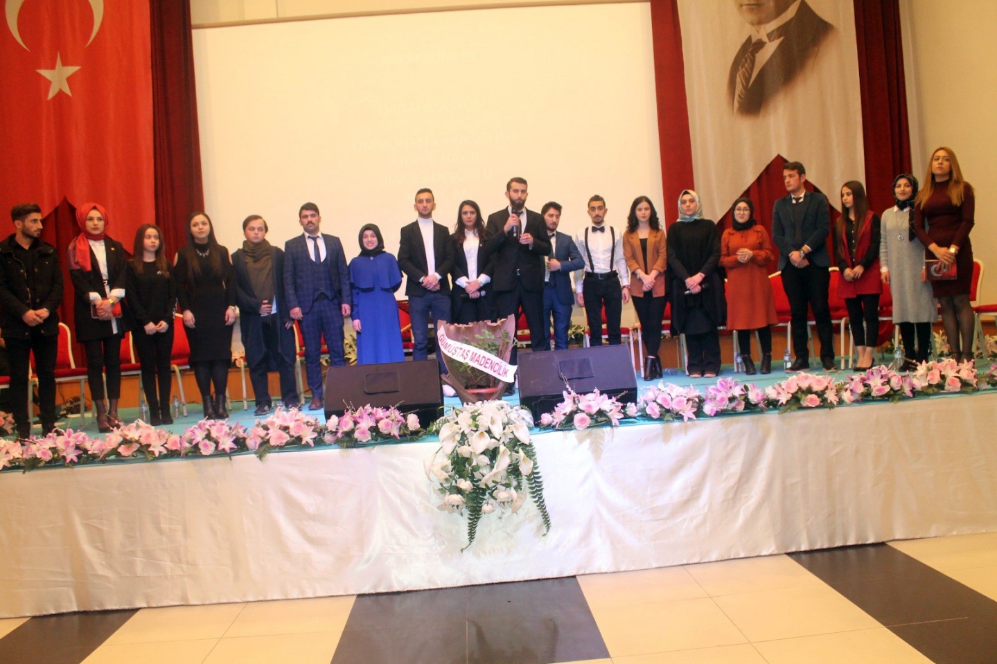 Üniversite öğrencilerden anlamlı program 12