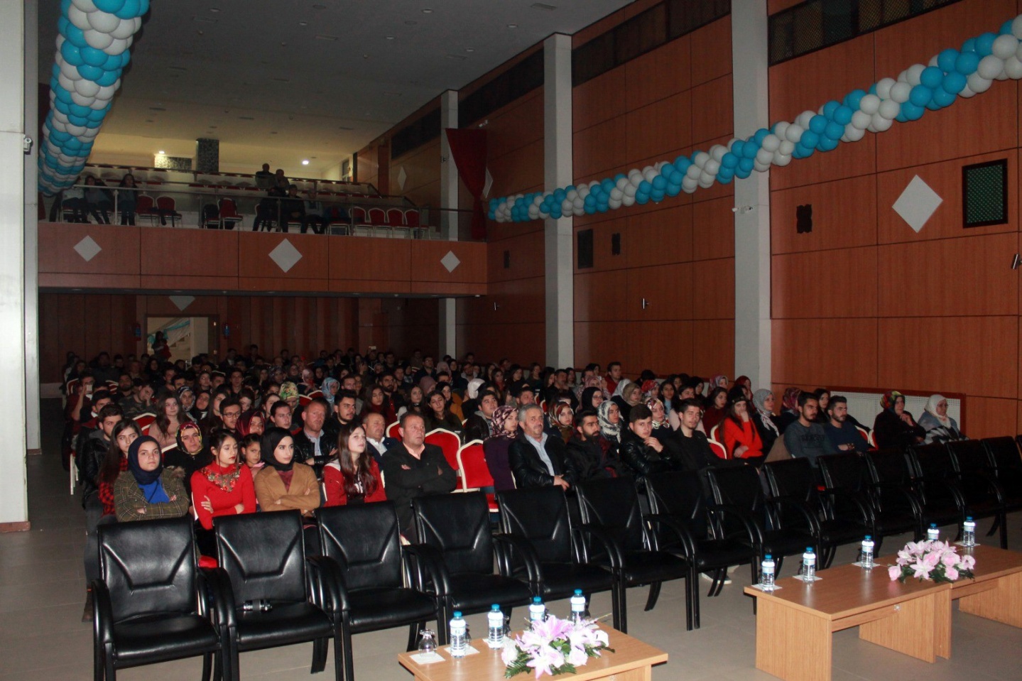 Üniversite öğrencilerden anlamlı program 7