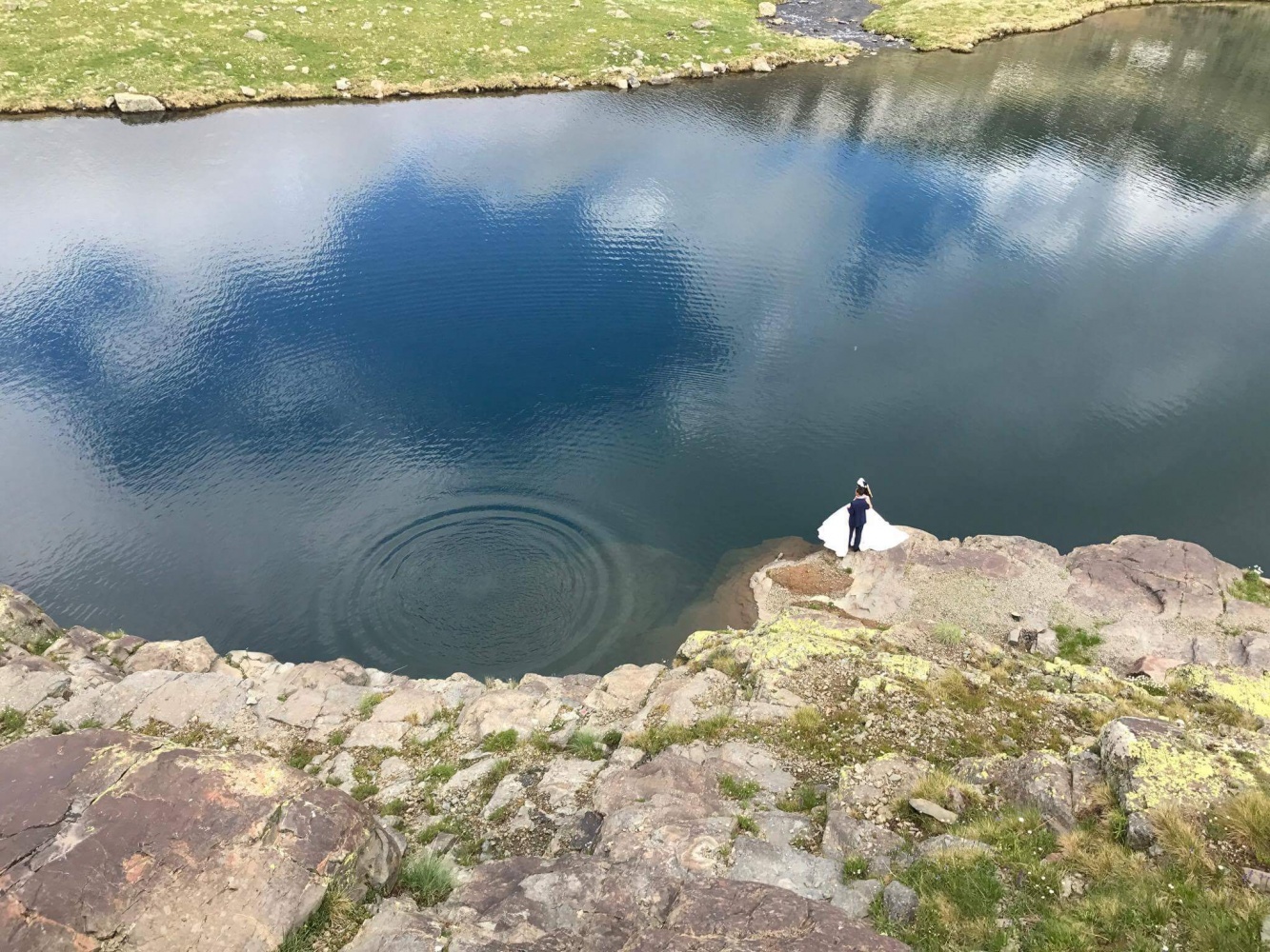 2 bin 500 metre rakımda düğün fotoğrafı çekilerek tarihe geçtiler 4