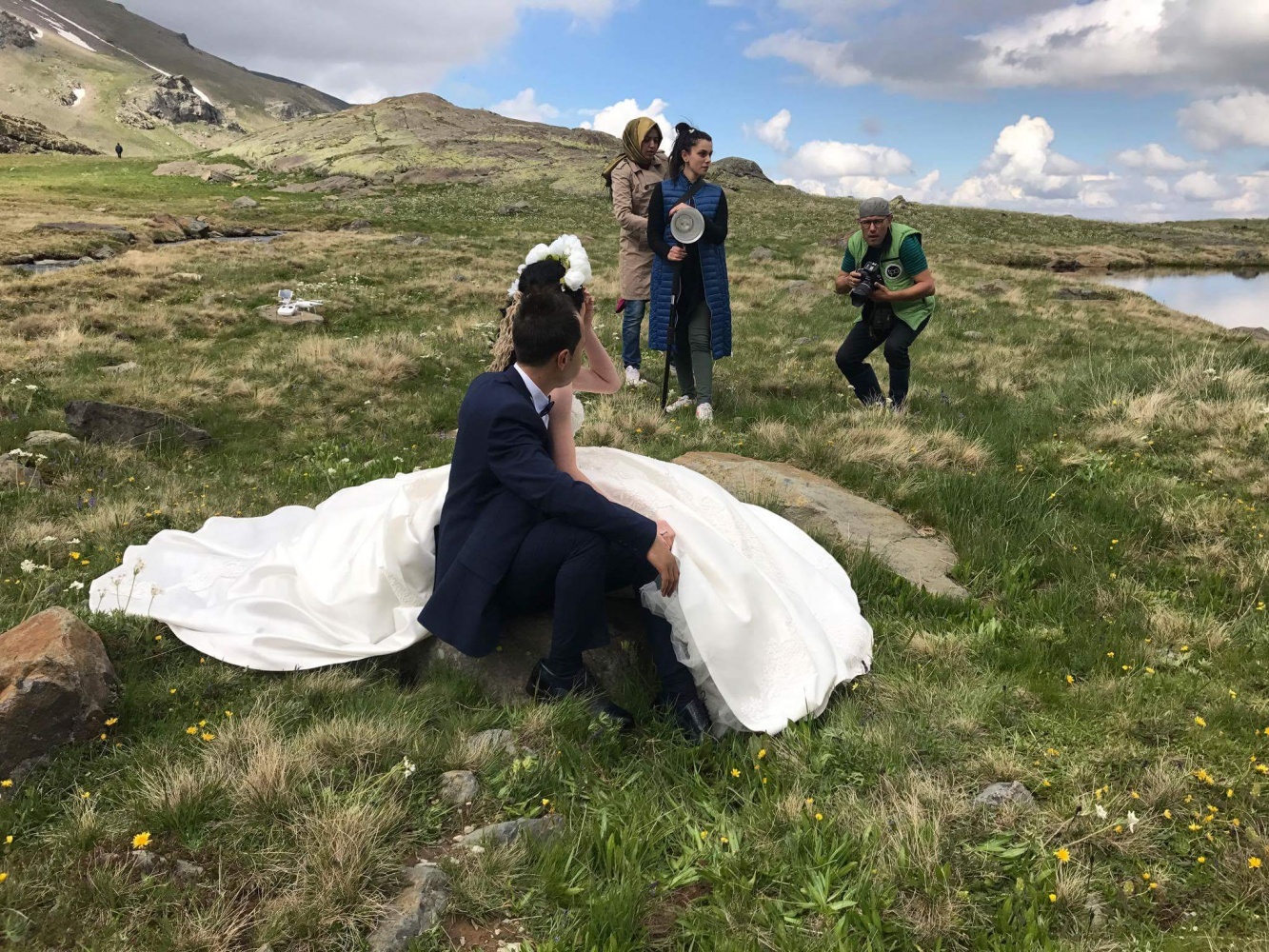 2 bin 500 metre rakımda düğün fotoğrafı çekilerek tarihe geçtiler 8