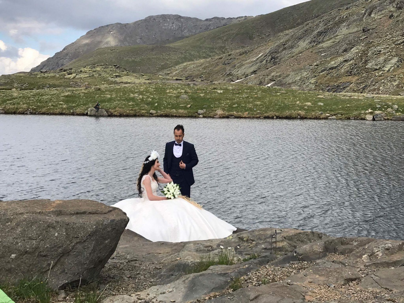 2 bin 500 metre rakımda düğün fotoğrafı çekilerek tarihe geçtiler 20