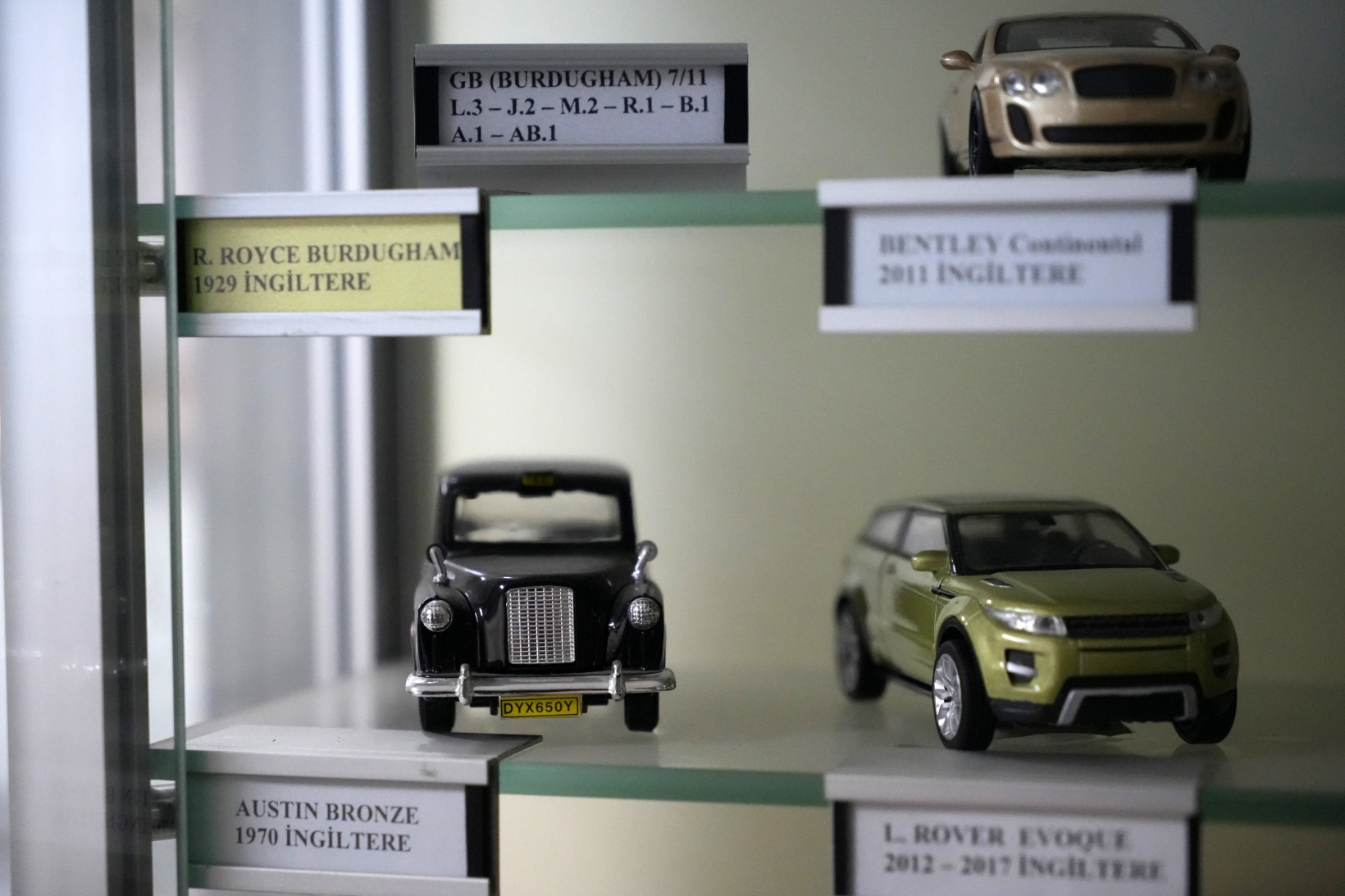 Bir oyuncak kamyonla başladı, yüzlerce araçlık koleksiyon yaptı 7