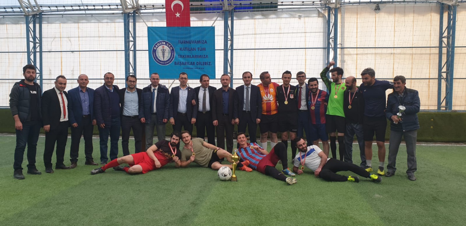 Sağlık camiasının halı saha turnuvasında şampiyon Sağlık Gücü oldu 24