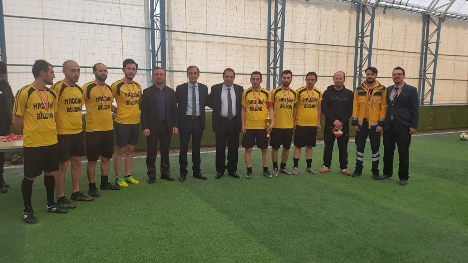 Sağlık camiasının halı saha turnuvasında şampiyon Sağlık Gücü oldu 35