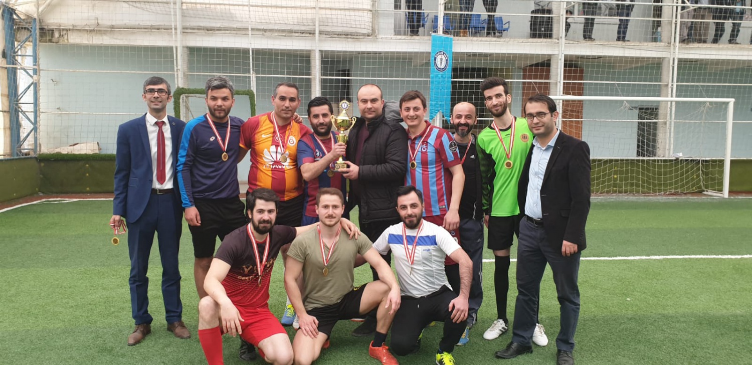 Sağlık camiasının halı saha turnuvasında şampiyon Sağlık Gücü oldu 11