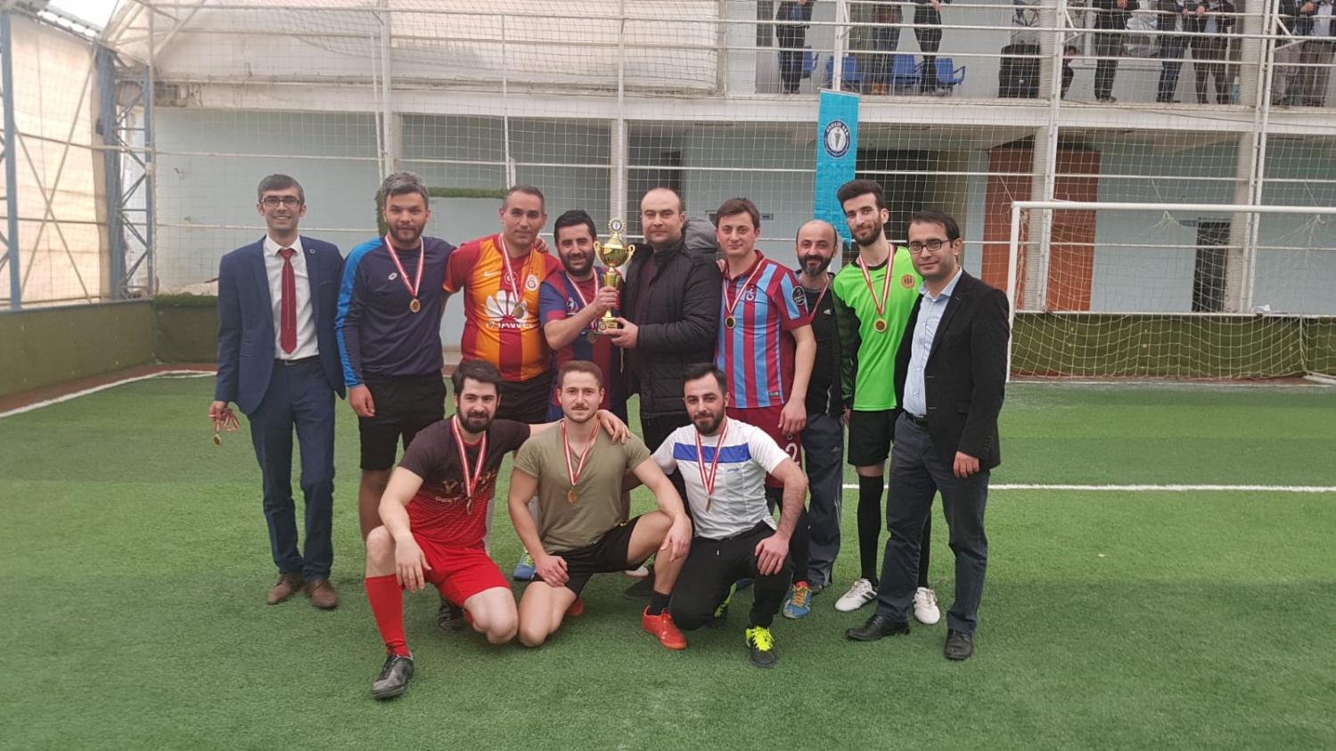 Sağlık camiasının halı saha turnuvasında şampiyon Sağlık Gücü oldu 23