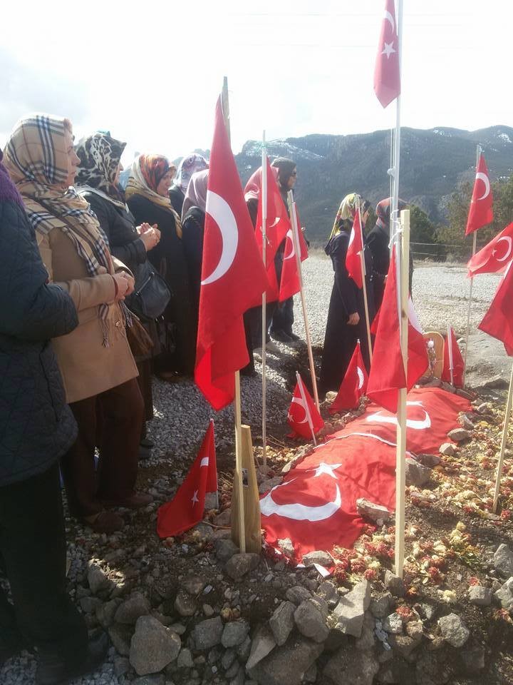 Kadınlardan şehit annesine ziyaret 1