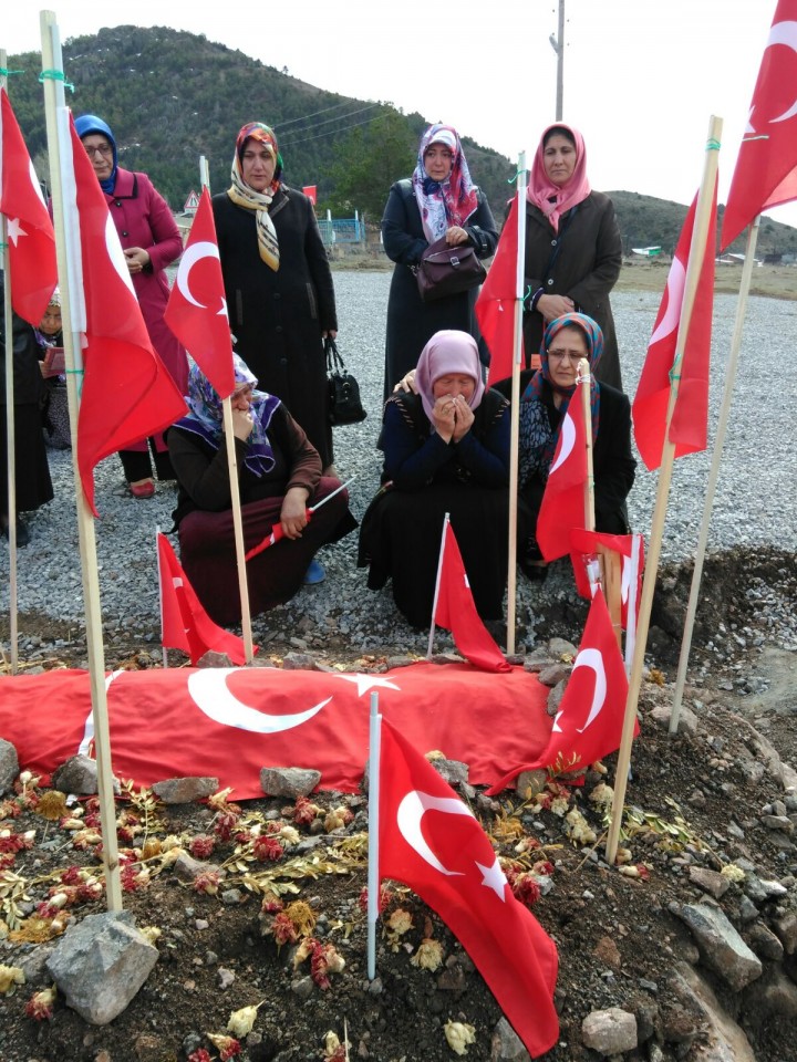 Kadınlardan şehit annesine ziyaret 2