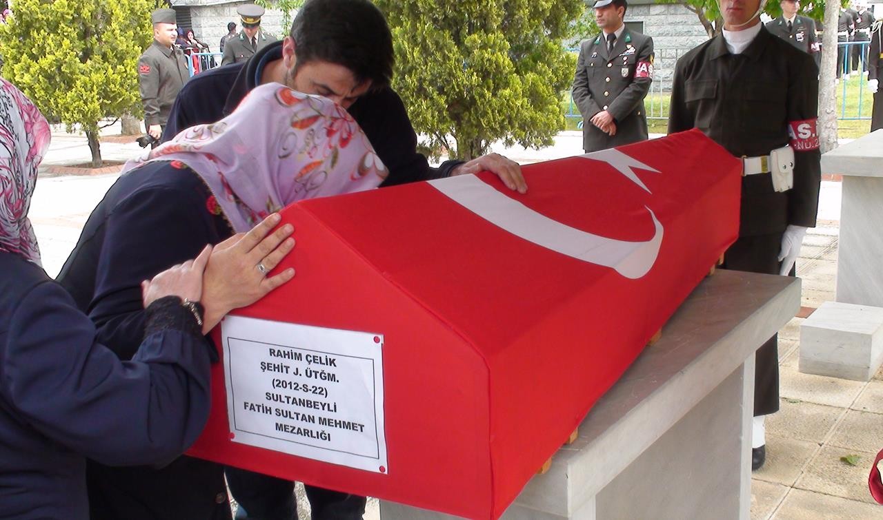 Şehidimiz son yolculuğuna uğurlandı 13