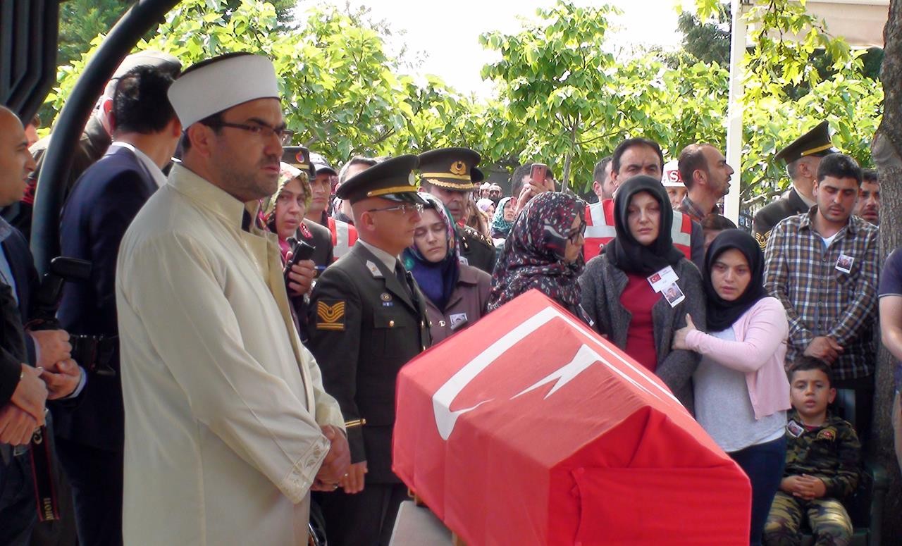Şehidimiz son yolculuğuna uğurlandı 19