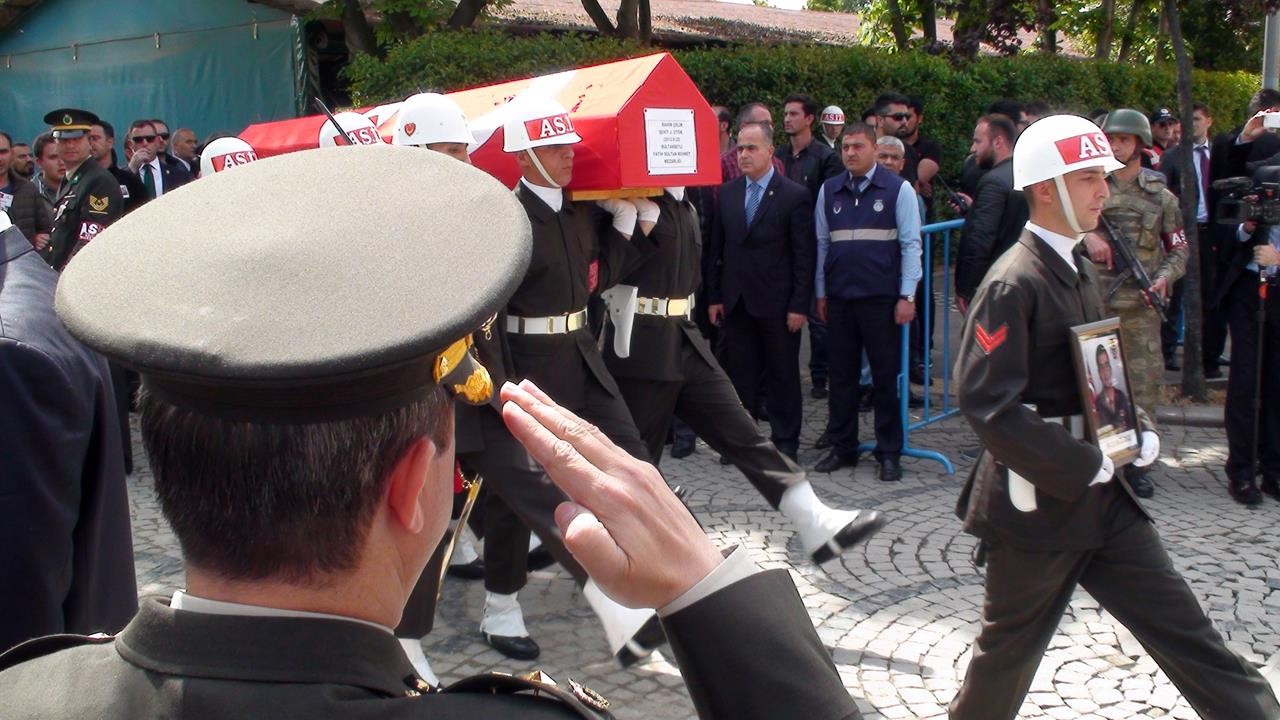 Şehidimiz son yolculuğuna uğurlandı 22