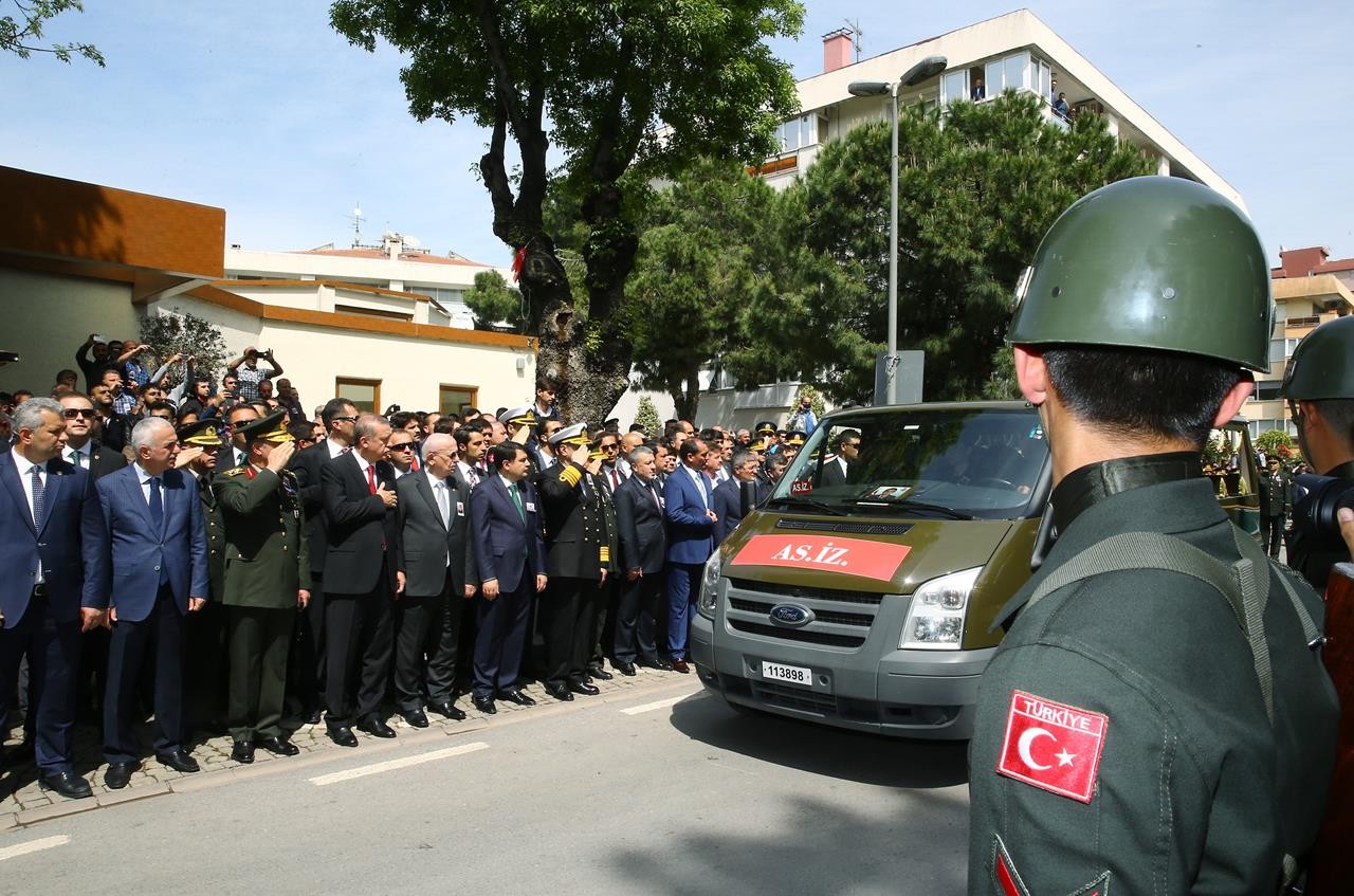 Şehidimiz son yolculuğuna uğurlandı 6