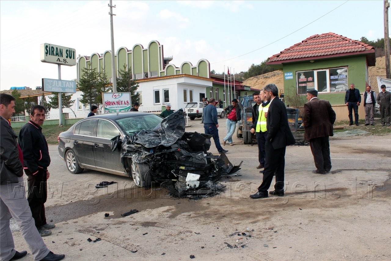 Şiran'da Trafik Kazası: 4 Yaralı 6