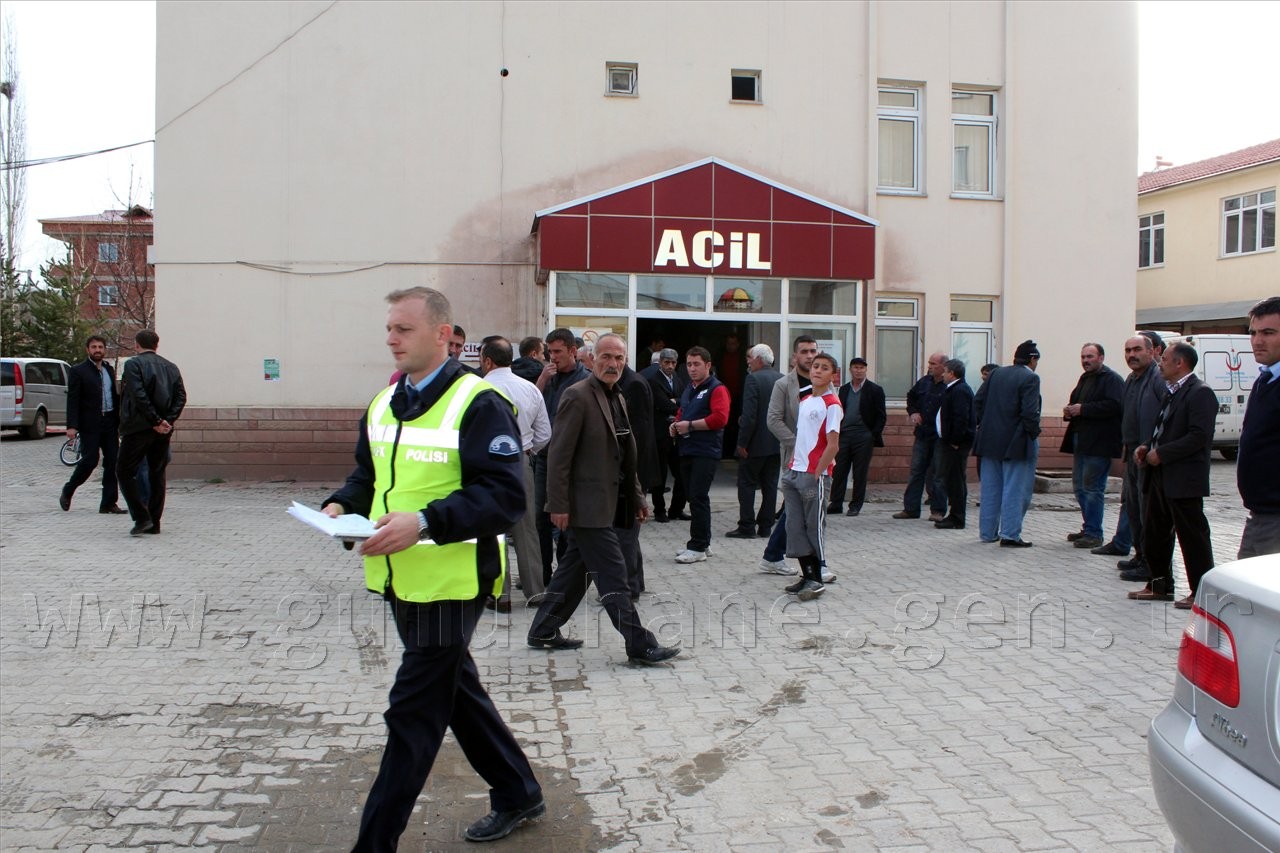Şiran'da Trafik Kazası: 4 Yaralı 15