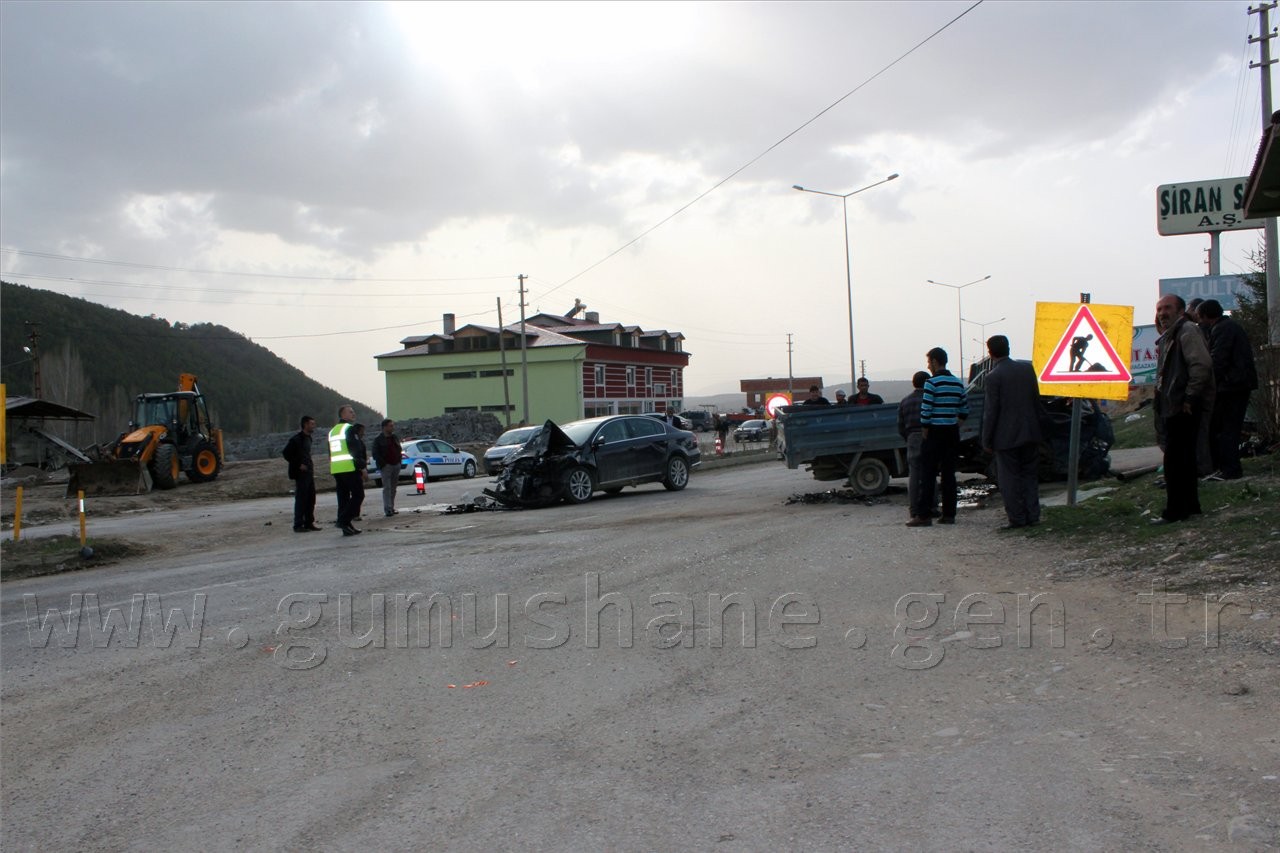 Şiran'da Trafik Kazası: 4 Yaralı 8