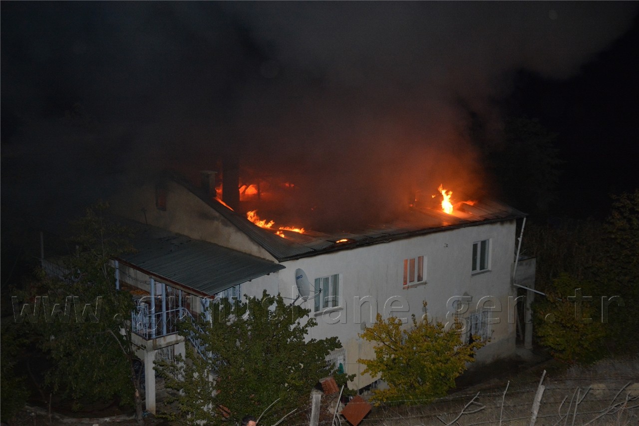 Şiran'da Korkutan Yangın 1