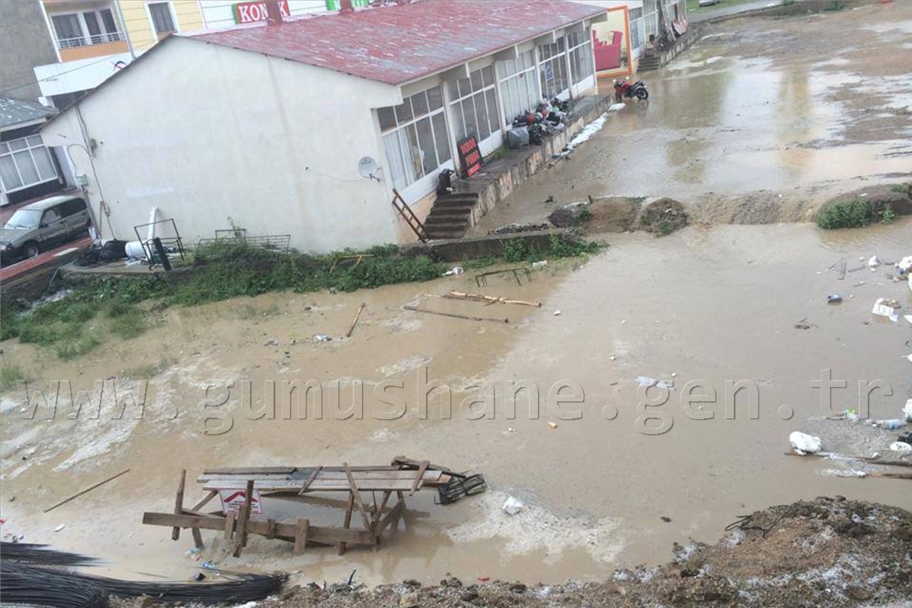 Şiran'da Şiddetli Yağmur  1
