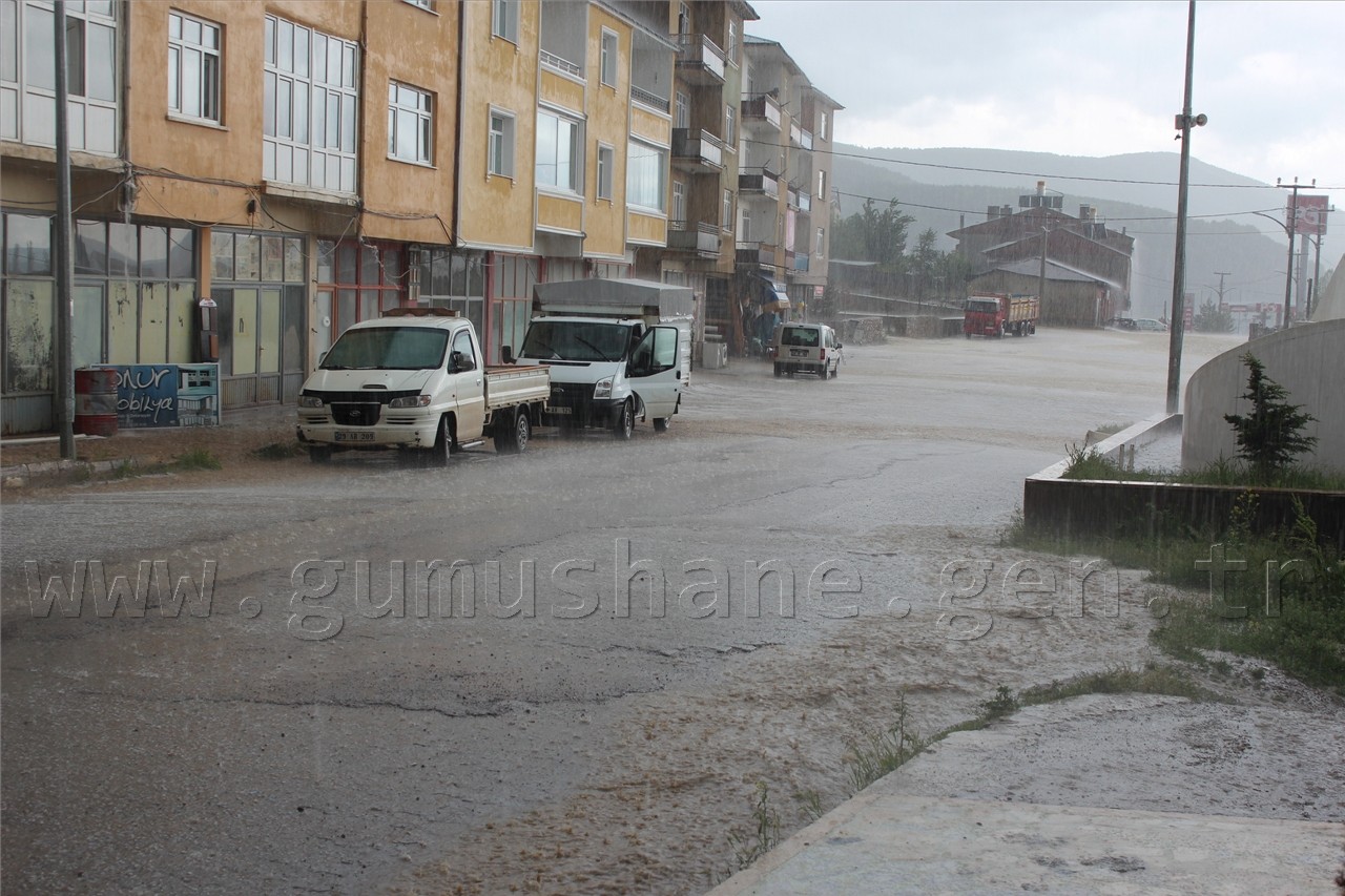 Şiran'da Şiddetli Yağmur  6