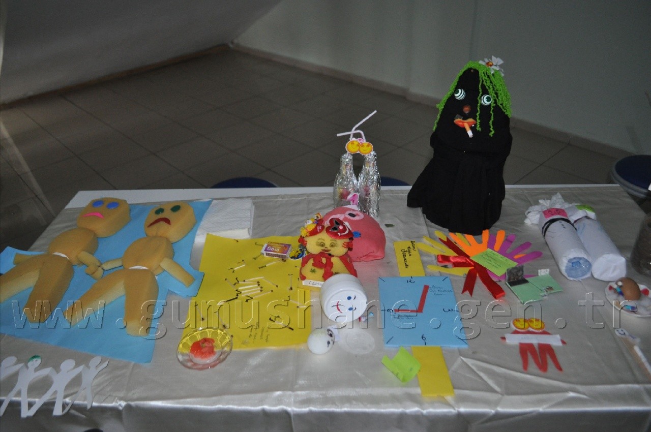 Hemşire Adayları Takıntıları Objelere Döktü 1