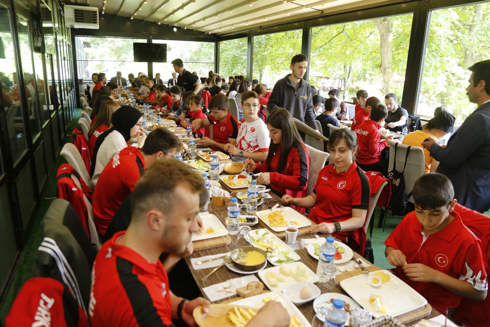 Başarılı sporcular kahvaltıda buluştu 3