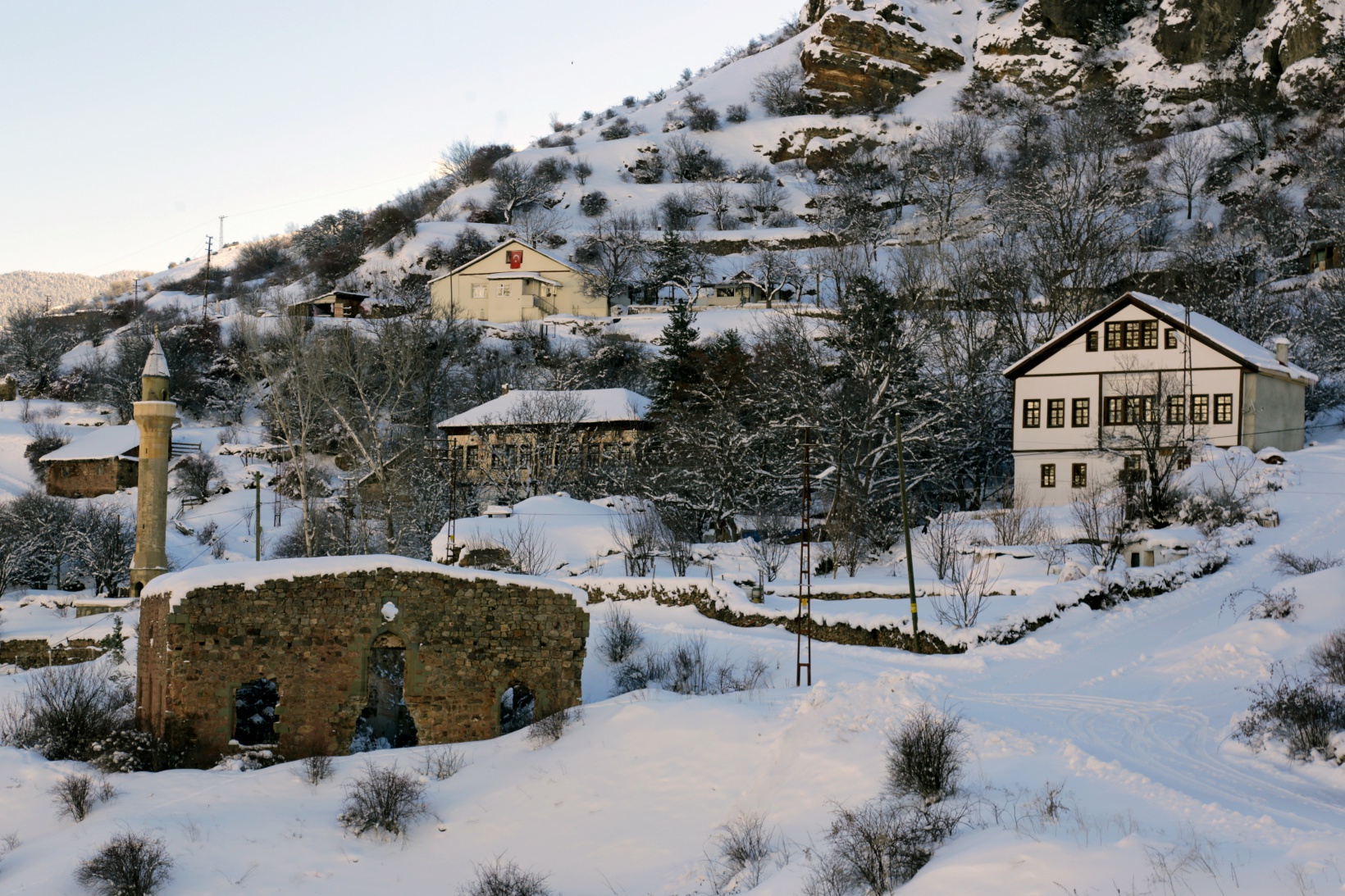 Tarihi kent beyaza büründü 20