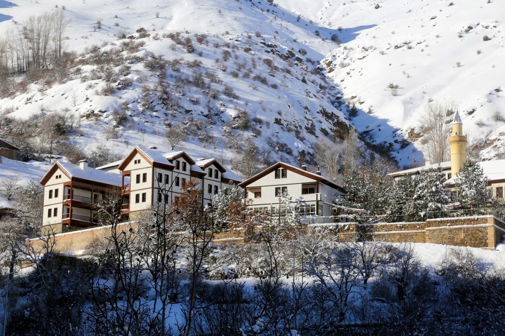 Tarihi kent beyaza büründü 13