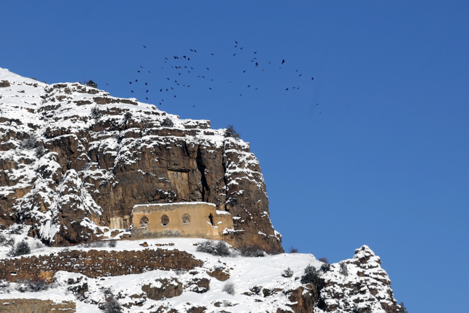 Tarihi kent beyaza büründü 25