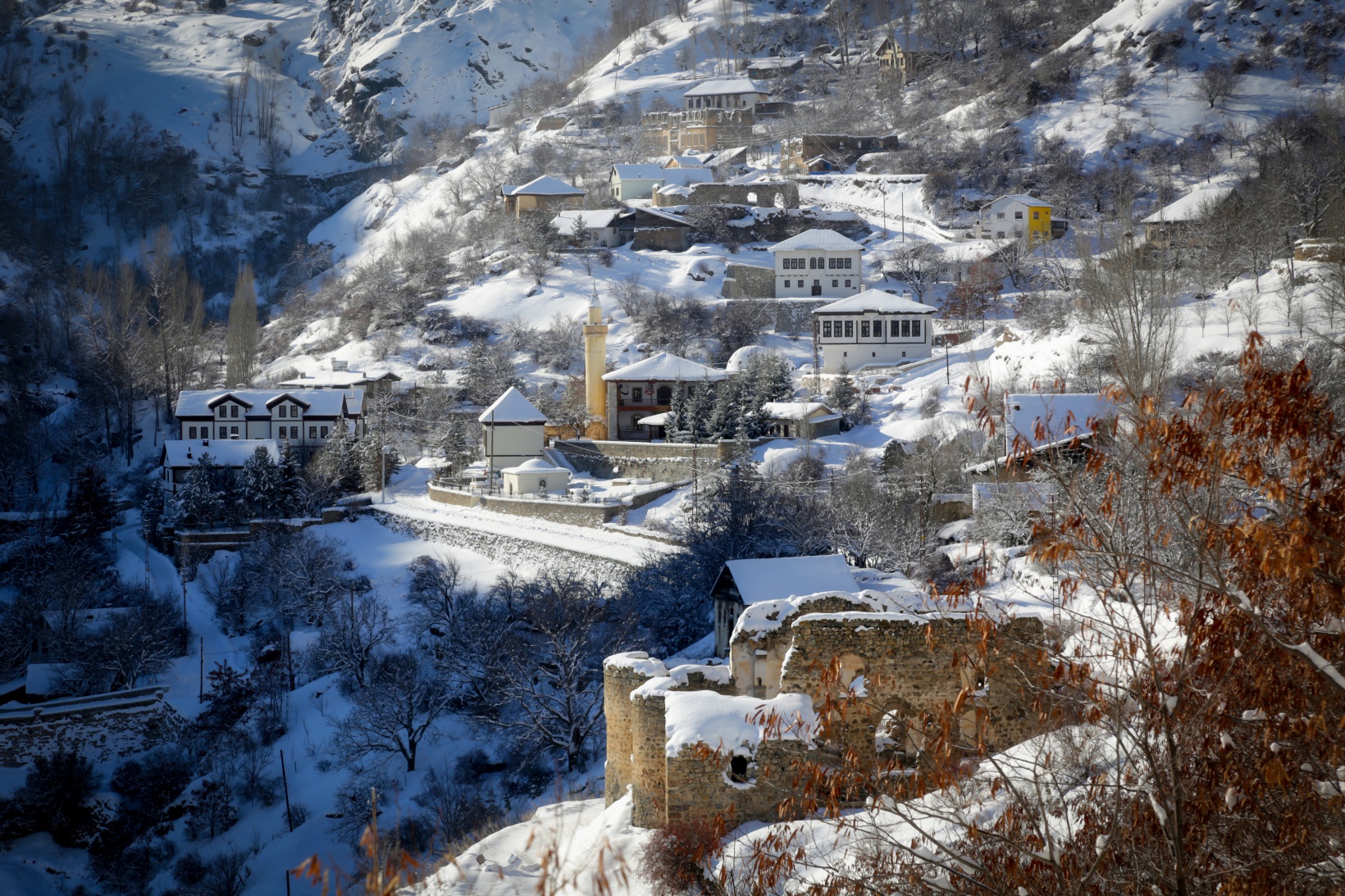 Tarihi kent beyaza büründü 18