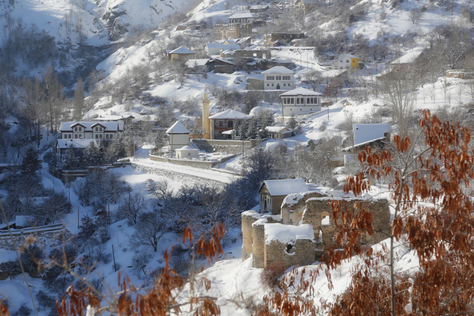 Tarihi kent beyaza büründü 19