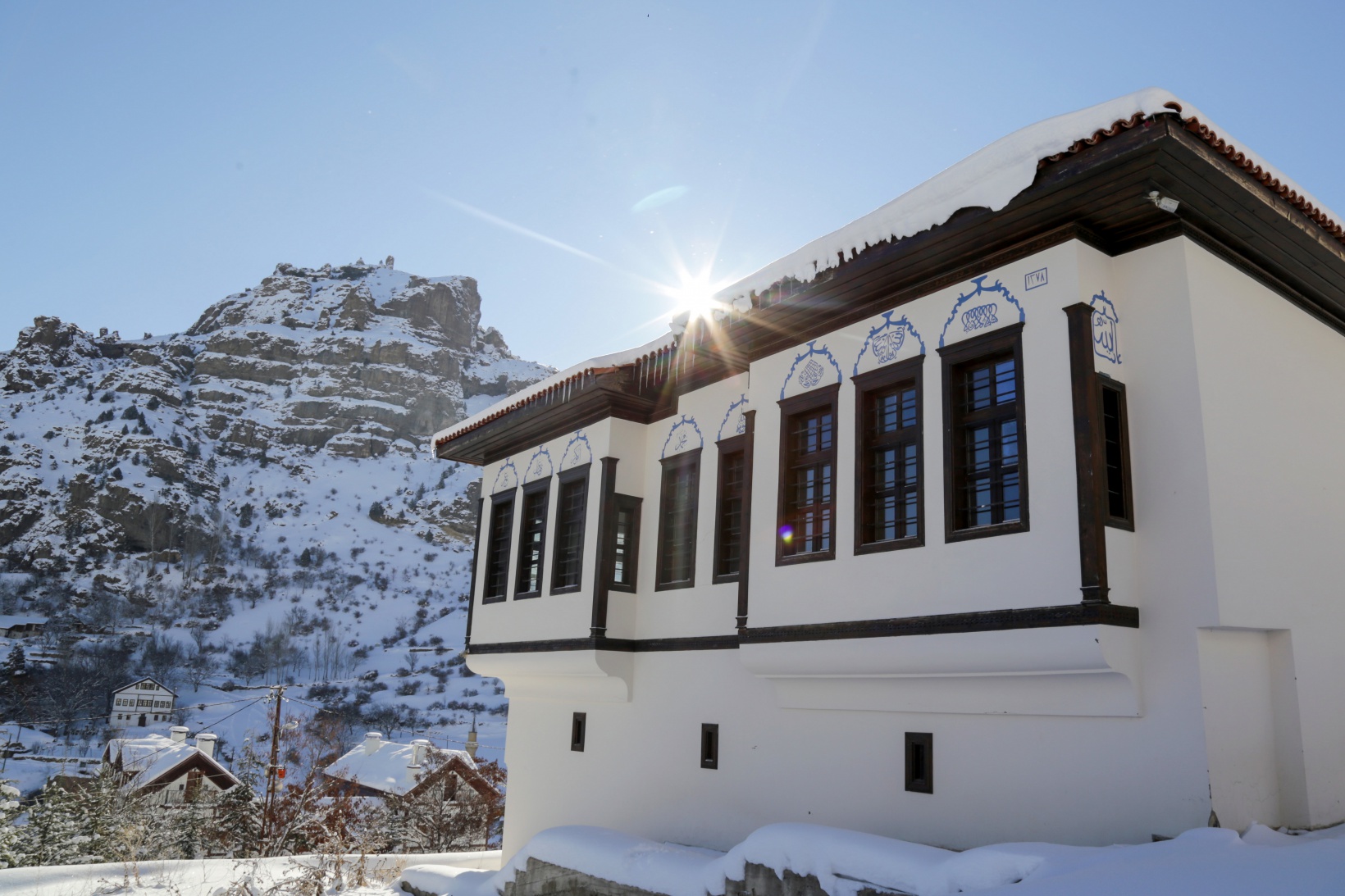 Tarihi kent beyaza büründü 2