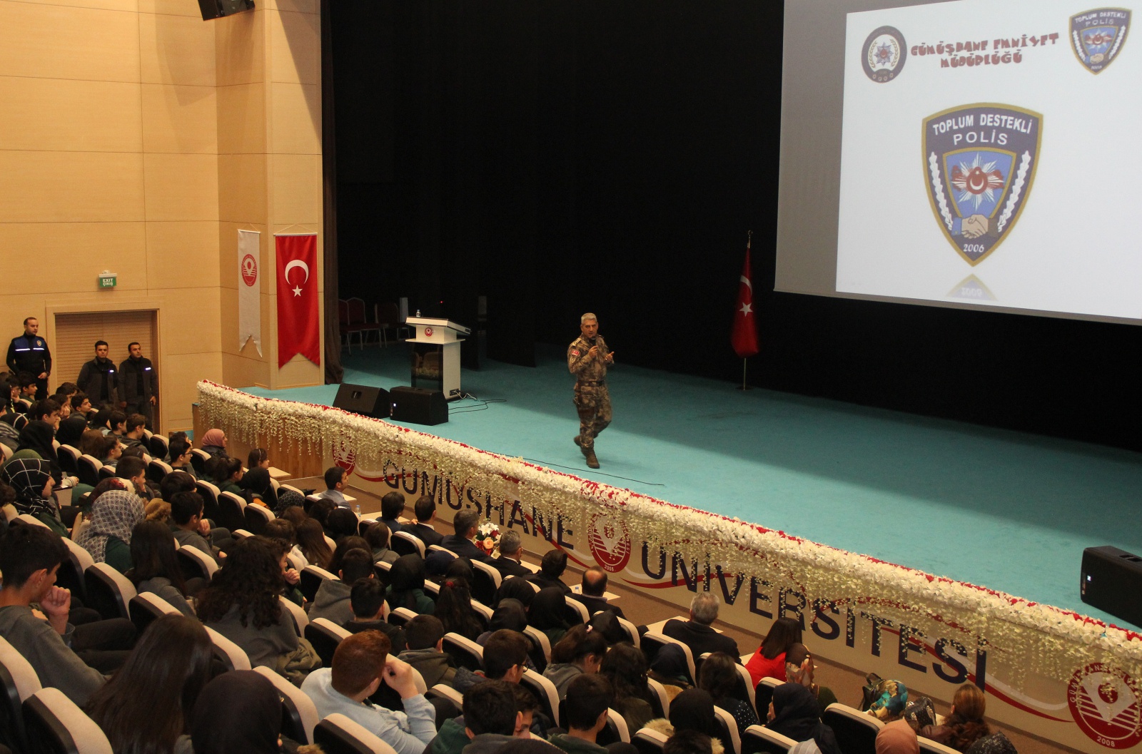 Öğrenciler İl Emniyet Müdürüne merak ettiklerini sordu 3