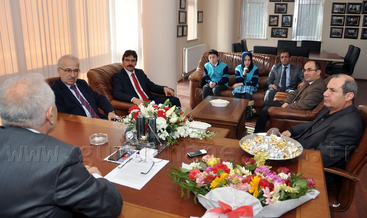 Öğrencilerden Akçay'a Teşekkür Ziyareti 3