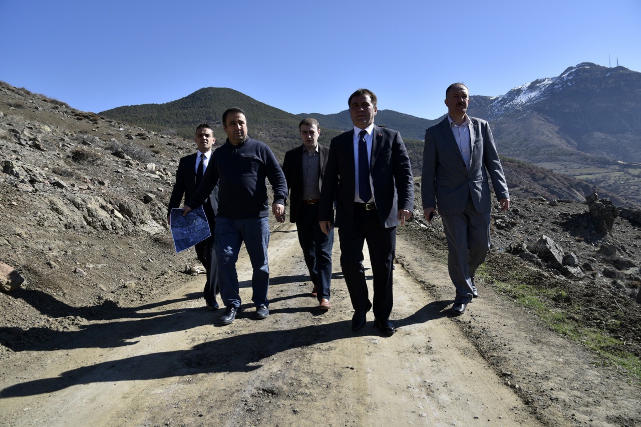 Başkan Çimen, TOKİ uzmanları ile konut alanını inceledi 2