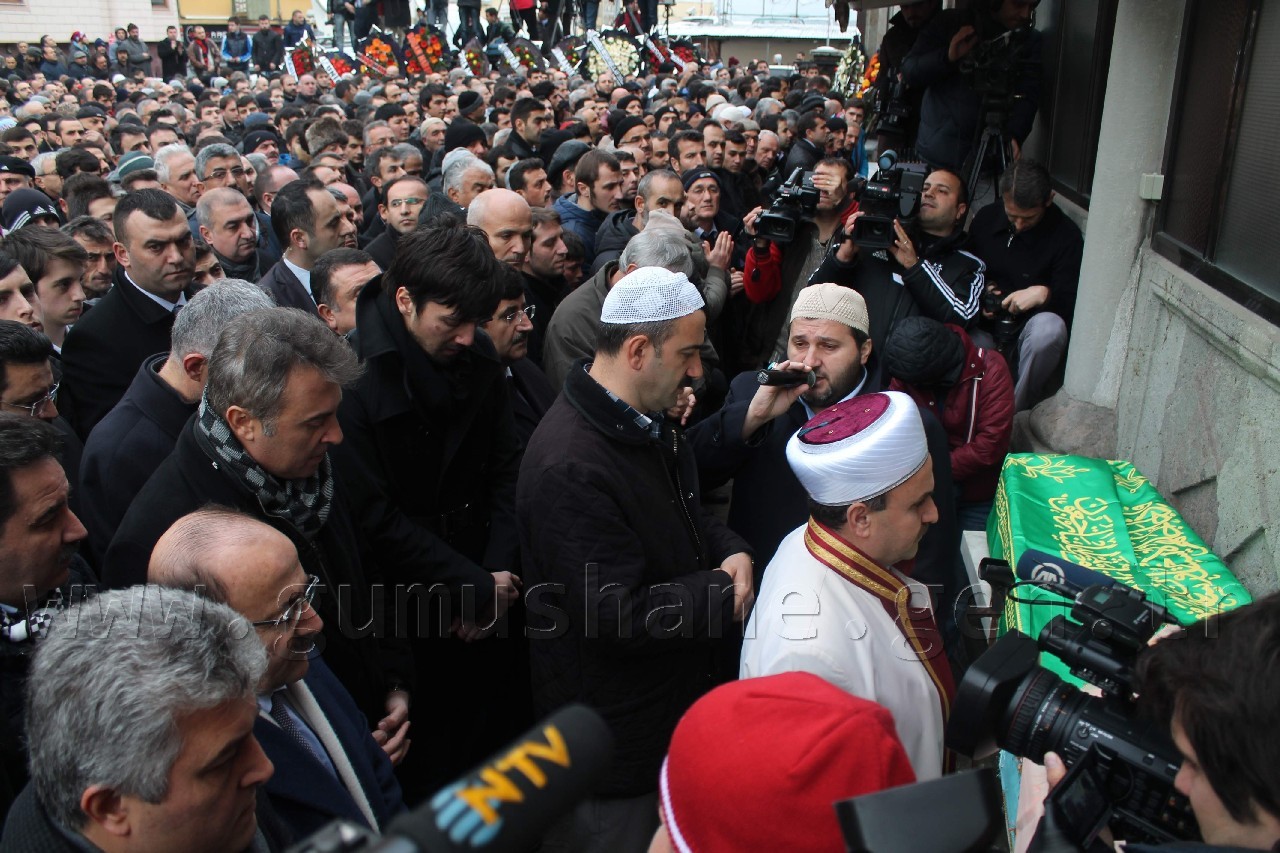 Tolga Zengin'den Annesine Son Görev   3