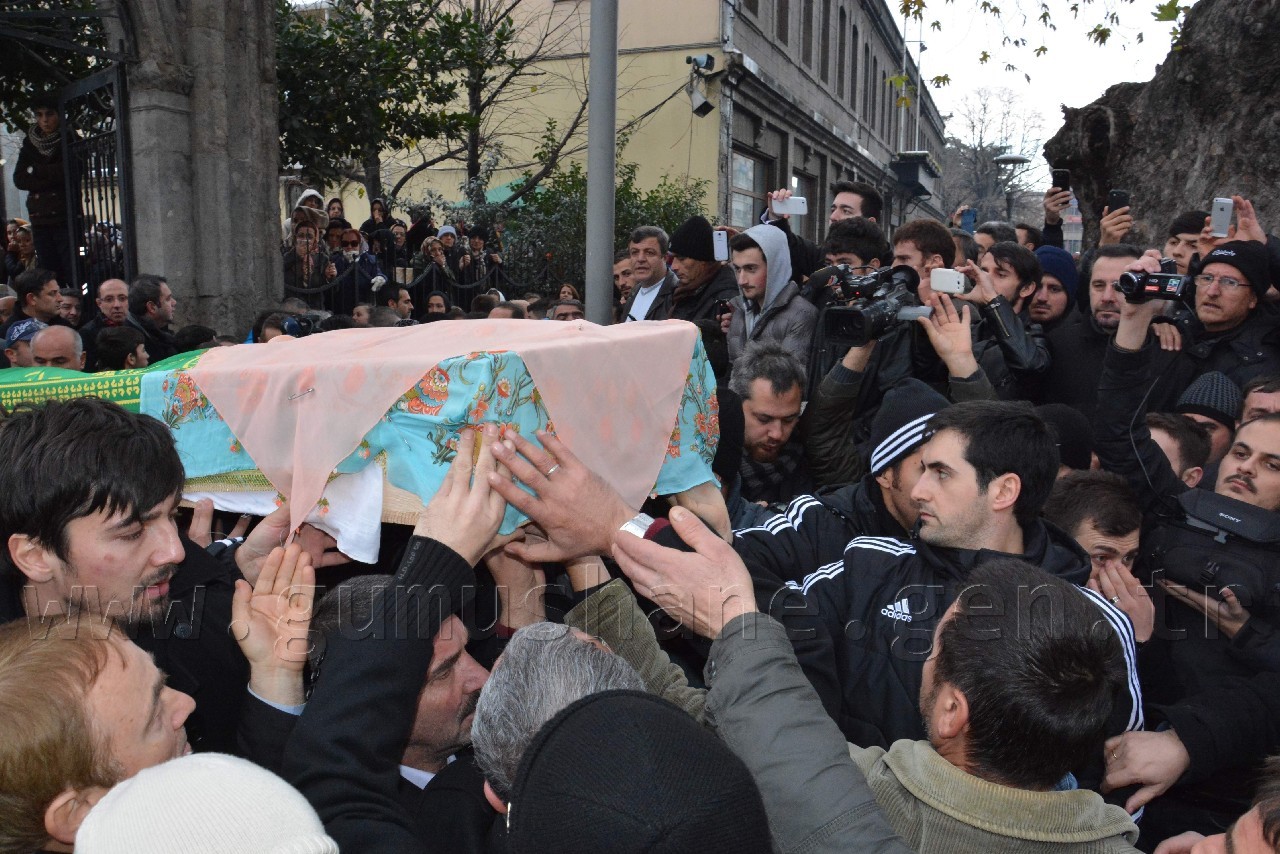 Tolga Zengin'den Annesine Son Görev   4