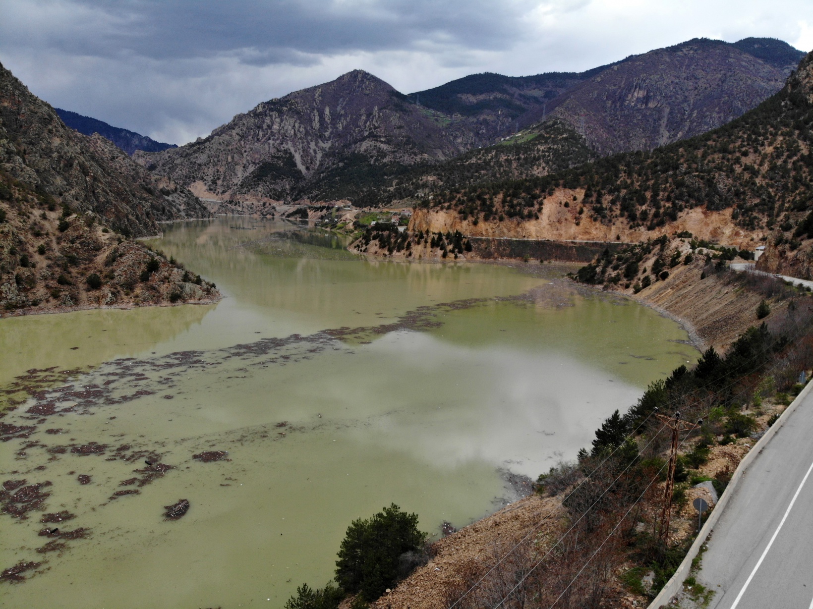 Torul Baraj ‘Çöplüğü’nde yine aynı görüntü! 15