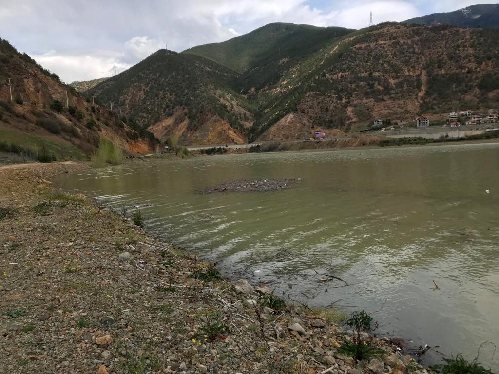 Torul Baraj ‘Çöplüğü’nde yine aynı görüntü! 5